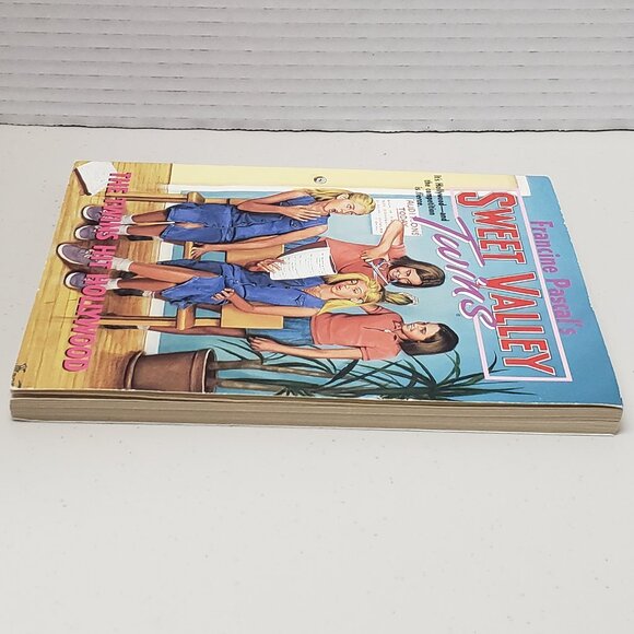 Sweet Valley Twins Book #107 The Twins Hit Hollywood - Picture 4 of 4